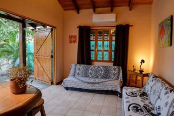 HERMOSA CASA EQUIPADA EN PLAYA HERMOSA en Jacó, Garabito, Puntarenas — $187,000 - Foto 3 de 13