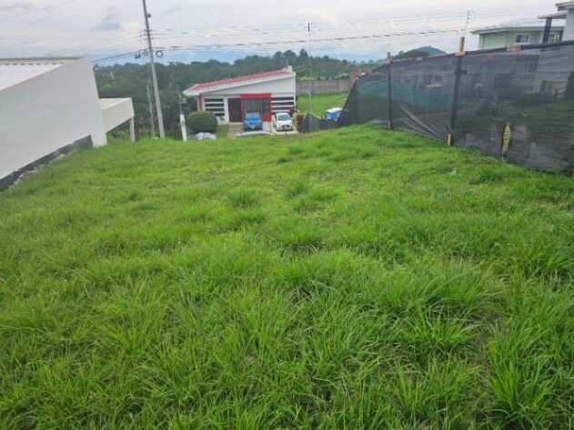 TERRENO EN VENTA EN CONDOMINIO EN GRECIA TACARES en Tacares, Grecia, Alajuela — ₡ 27 000 000
