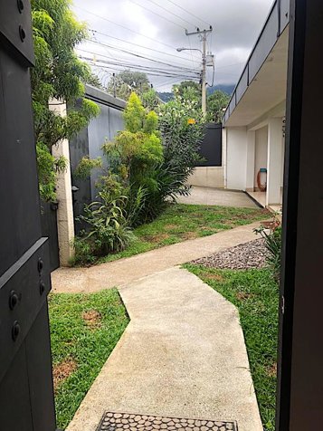 Venta - casa Independiente de Uso Mixto en Escazu. in San Rafael, Escazú, San José — $382,000 - Photo 2 of 60