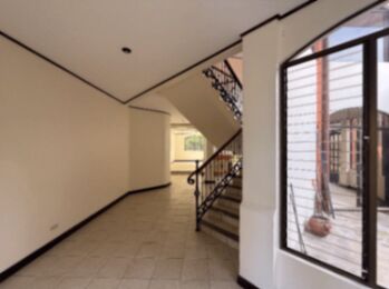 Casa muy amplia de alta gama en Altamonte in Granadilla, Curridabat, San José — $698,000 - Photo 5 of 23