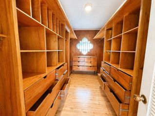 Se Alquila amplia casa independiente, un nivel + 2 Aptos (MJ) en San Antonio, Escazú, San José — $3,800 - Foto 5 de 11