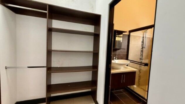 Venta de Casa en Moravia-La Trinidad. RAH 26-1293  in La Trinidad, Moravia, San José — $200,000