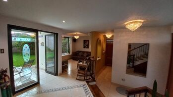 Venta de hermosa casa ubicada en mata de platano Guadalupe   26-1184 en Guadalupe, Goicoechea, San José — $350,000 - Foto 4 de 18