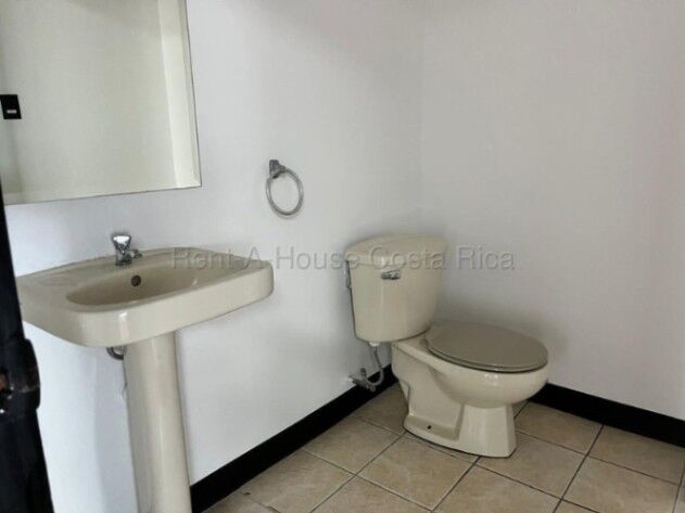 Alquiler de Local Comercial en Mata Redonda, San José. RAH 26-1547 in Mata Redonda, San José — $1,100