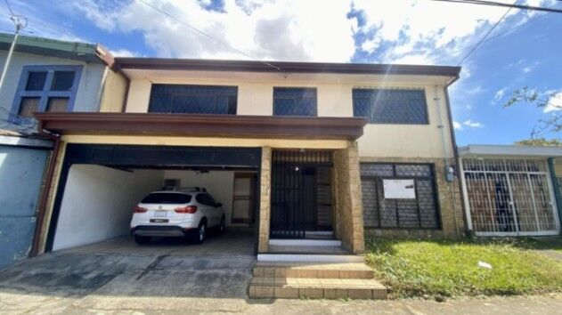 Venta de Casa en Zapote, San José. RAH 26-1223 en Zapote, San José — $260,000