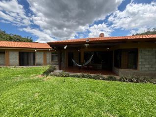Hermosa casa amueblada de tres habitaciones  en San Miguel de Naranjo in San Miguel, Naranjo, Alajuela — $1,650 - Photo 3 of 32