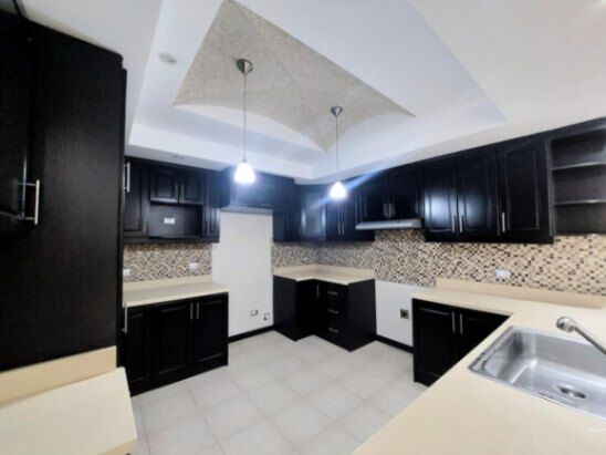SE VENDE CASA EN SANTA ANA in Santa Ana, San José — $279,000 - Photo 2 of 40