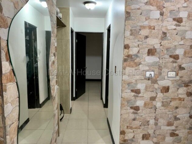 Venta apartamento ideal para invertir con piscina y seguridad #26-2055 GS en San Sebastián, San José — $102,000