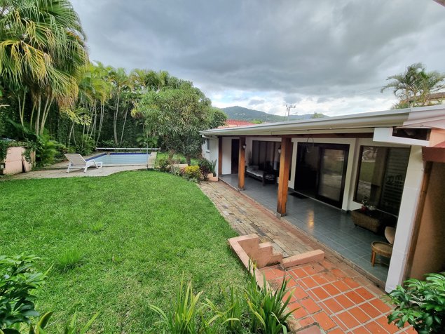 Venta casa Alquilada San Rafael Escazu Quintanar in San Rafael, Escazú, San José — $420,000