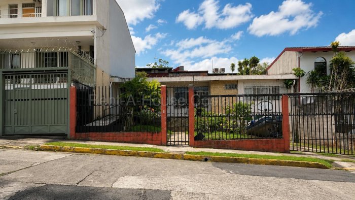 Venta de Propiedad con Uso de Suelo Mixto en Los Yoses #27-256 GS in San Pedro, Montes De Oca, San José — $366,000