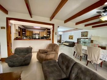 Viva en la casa de sus sueños en una ubicación privilegiada de Escazú. en San Rafael, Escazú, San José — $485,000 - Foto 4 de 29