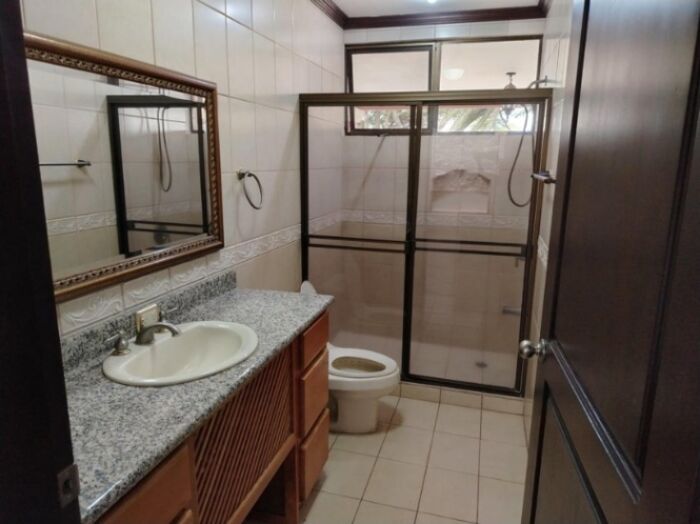Venta de Casa en Escazú, San José. RAH 25-664 en San Rafael, Escazú, San José — $310,000