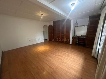 Venta de hermosa casa ubicada en San Vicente de Moravia 27-9 en San Vicente, Moravia, San José — 162 500 000 ₡ - Foto 5 de 16