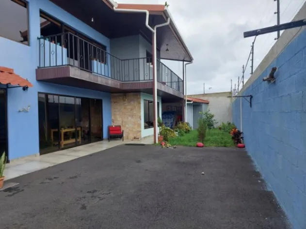 Venta de Casa en San Isidro, Heredia. RAH 25-1326 in San Isidro, Heredia — ₡ 163 000 000 - Photo 2 of 10