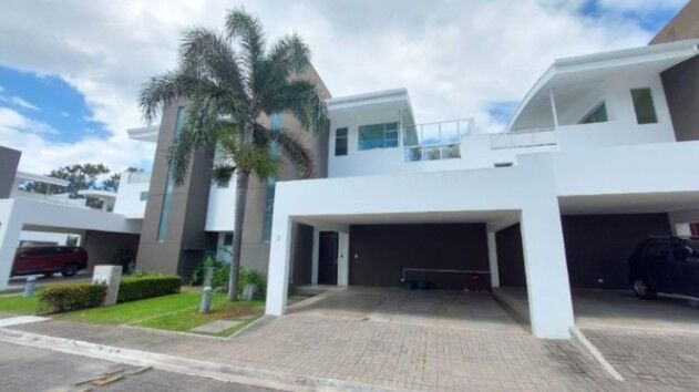 Alquiler de Casa en Santa Ana, San José. RAH 25-662 en Santa Ana, San José — $4,200