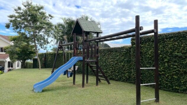 Venta de Hermosa Casa en San Antonio de Escazú / Mls. 26-370 OFC JB in San Antonio, Escazú, San José — $267,721