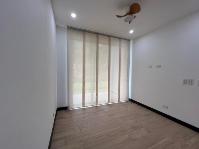 Alquiler de Apartamento en Santa Ana, San José. RAH 26-1048 en Santa Ana, San José — $1,350