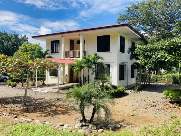 Venta de una hectárea con vivienda principal en Herradura in Jacó, Garabito, Puntarenas — $415,000 - Photo 3 of 36