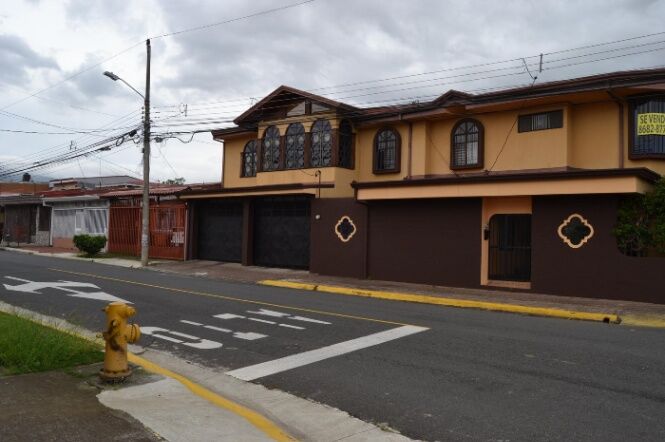 CASA EN VENTA, HEREDIA $325.000, Cod#25-1017 en San Francisco, Heredia — $325,000