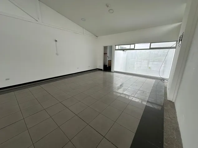 Commercial Space in Curridabat in Curridabat, San José — $1,350 - Photo 3 of 10