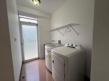 Venta de Casa en Pozos de Santa Ana. en Pozos, Santa Ana, San José — $695,000 - Foto 5 de 10