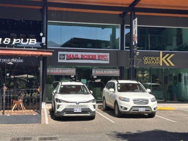 Alquiler de Practico Local Comercial en Santa Ana / Mls. 26-1147 OFC JB in Pozos, Santa Ana, San José — $1,986