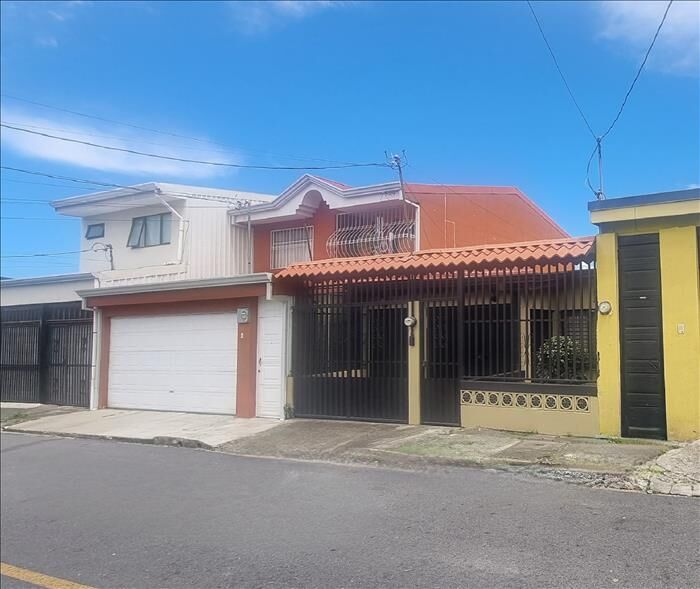 Se vende casa amplia de una planta en Guadalupe, Goicoechea, San José — ₡ 92 900 000