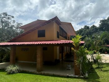 CASA, CABAÑA ADICIONAL Y PISCINAMTS  Y PROPIEDAD DE 10.000  EN VENTA en Grifo Alto, Puriscal, San José — $430,000 - Foto 5 de 13