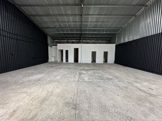 Bodega de 200m2 en Santa Ana - Photo 3 of 3