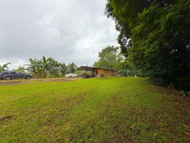 Venta de terreno con cabaña y vista al Volcán Arenal #27-206 GS in La Fortuna, San Carlos, Alajuela — $994,000