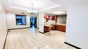 CASA EN VENTA EN LA UNIÓN CARTAGO en Concepción, La Unión, Cartago — 103 000 000 ₡ - Foto 3 de 12