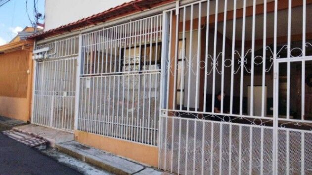 MLS-25-1000 KQ VENTA EDIFICIO CON 3 APARTAMENTOS SAN FRANCISCO HEREDIA CONTACTENOS AL # 88987222 in San Francisco, Heredia — ₡ 117 000 000