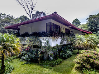 Un Refugio de Lujo en la Naturaleza: Bella Villa a la Venta en Heredia in San Rafael, Heredia — $730,000 - Photo 5 of 42