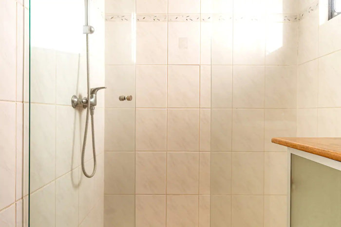 Lindo apartamento muy cerca de Avenida Escazú en Trejos Montealegre en Escazú, San José — $245,000 - Foto 2 de 18