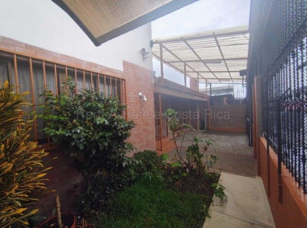 Alquiler de Casa en Vargas Araya San Pedro Montes  de Oca 26-1295 in San Pedro, Montes De Oca, San José — ₡ 500 000