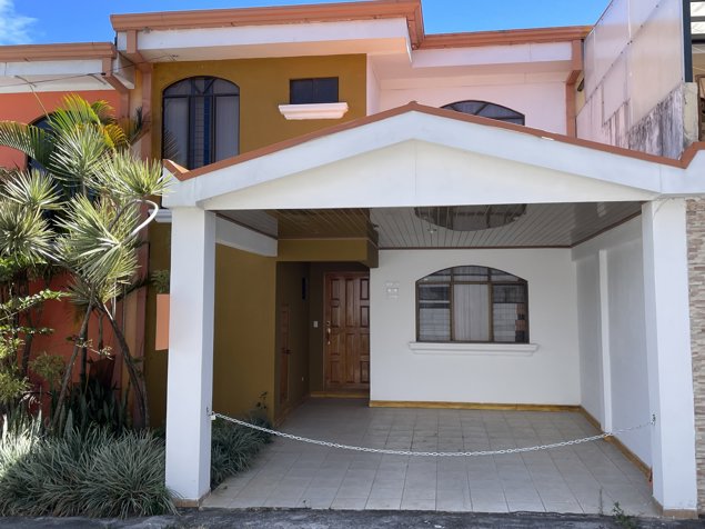 VENTA DE CASA HEREDIA, MERCEDES NORTE, CERCA CLARETIANO, Cod. SM1133 en Mercedes, Heredia — ₡ 80 000 000