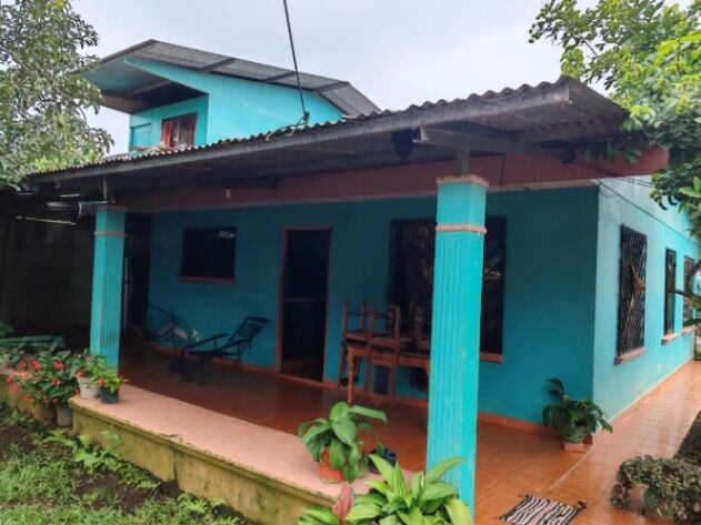 SE VENDE BELLA PROPIEDAD CON CASA Y 4 APARTAMENTOS EN PÉREZ ZELEDÓN.  en Daniel Flores, Pérez Zeledón, San José — ₡ 60 000 000