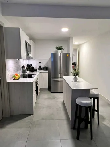 ALQUILO APARTAMENTO AMOBLADO EN NÚCLEO SABANA en Merced, San José — ₡ 650 000 - Foto 2 de 10