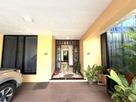 Venta de Casa en Sánchez-Curridabat. RAH 26-1154 en Sánchez, Curridabat, San José — $450,000
