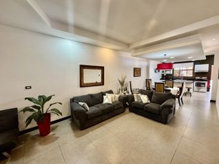 Venta de casa en San Ramón, La Unión de Tres Rios - Residencial in San Ramón, La Unión, Cartago — $275,000 - Photo 5 of 31