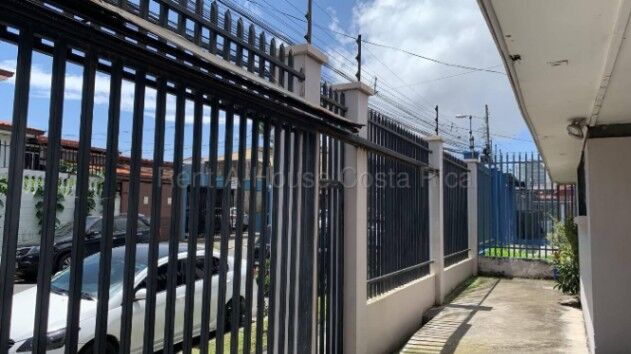 Oportunidad casa uso de suelo mixto excelente ubicacion frente a embajada Usa pavas 26-2252 in Pavas, San José — $319,000