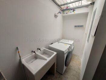 Alquiler de Casa en San Rafael de Escazú.  en San Rafael, Escazú, San José — $3,000 - Foto 4 de 20