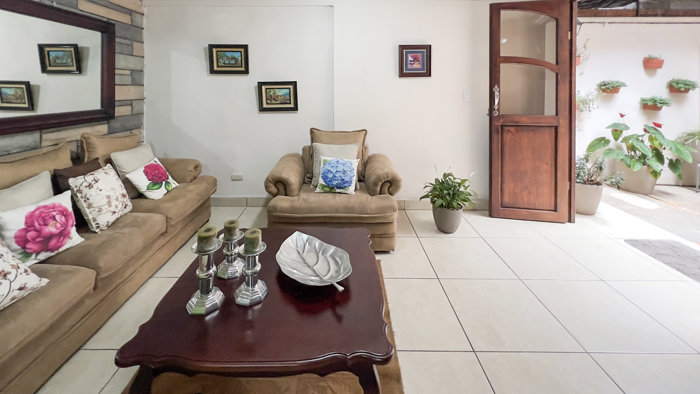 Se vende Propiedad con una Casa y dos Apartamentos, Moravia (FE). en San Vicente, Moravia, San José — $295,000 - Foto 2 de 16
