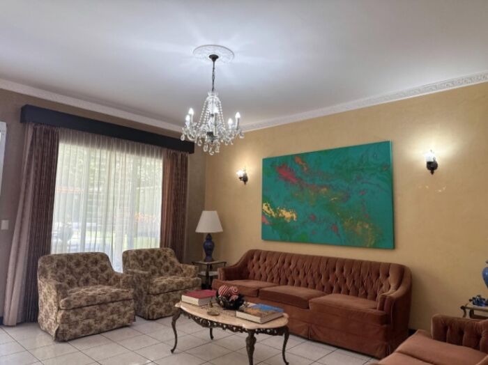 Alquiler de Esplendida Casa en Mora, San José / Mls. 25-2050 OFC JB in Colón, Mora, San José — $4,800