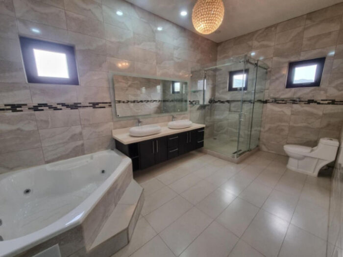 VENTA DE CASA EN CONDOMINIO EN TRES RIOS  en Tres Ríos, La Unión, Cartago — $975,000