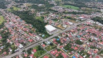 VENTA DE CASA DE 2 PISOS FRENTE A LA INTERAMERICANA, PEREZ ZELEDON en San Isidro De El General, Pérez Zeledón, San José — $350,000 - Foto 5 de 26