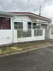 VENTA DE CASA, SAN JOSE, CALLE BLANCOS, URBANIZACIÓN LA CATALINA in Calle Blancos, Goicoechea, San José — 87 000 000 ₡ - Photo 5 of 21