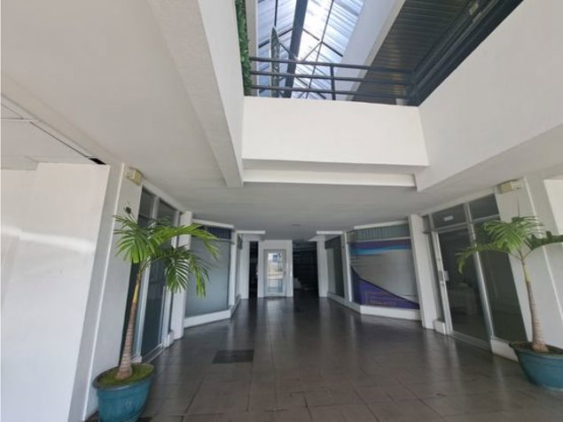 ALQUILER DE LOCALES COMERCIALES, SAN JOSE, MORAVIA, PLAZA DORADA  - 581298 in San Vicente, Moravia, San José — ₡ 800 000