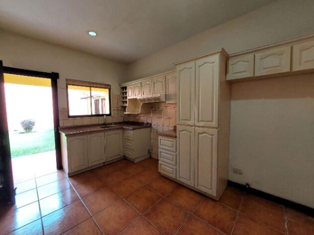 Venta Casa Escazu Centro 25-1807 en Escazú, San José — $260,000