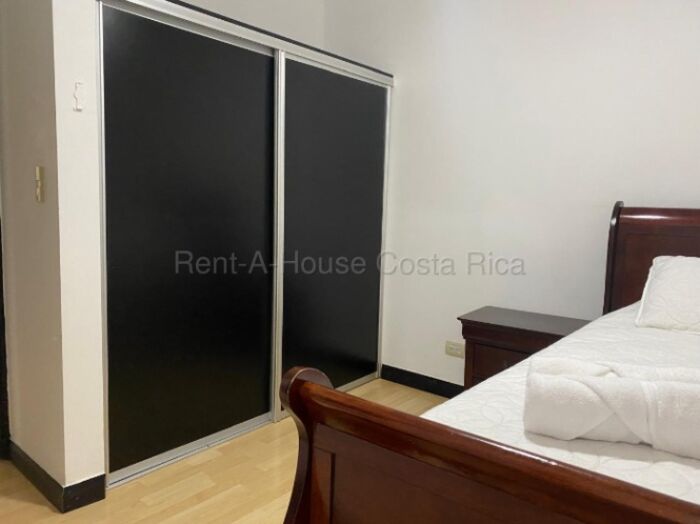 Alquiler | Apartamento amueblado en exclusivo condominio en Santa Ana#27-46 GS in Santa Ana, San José — $1,200